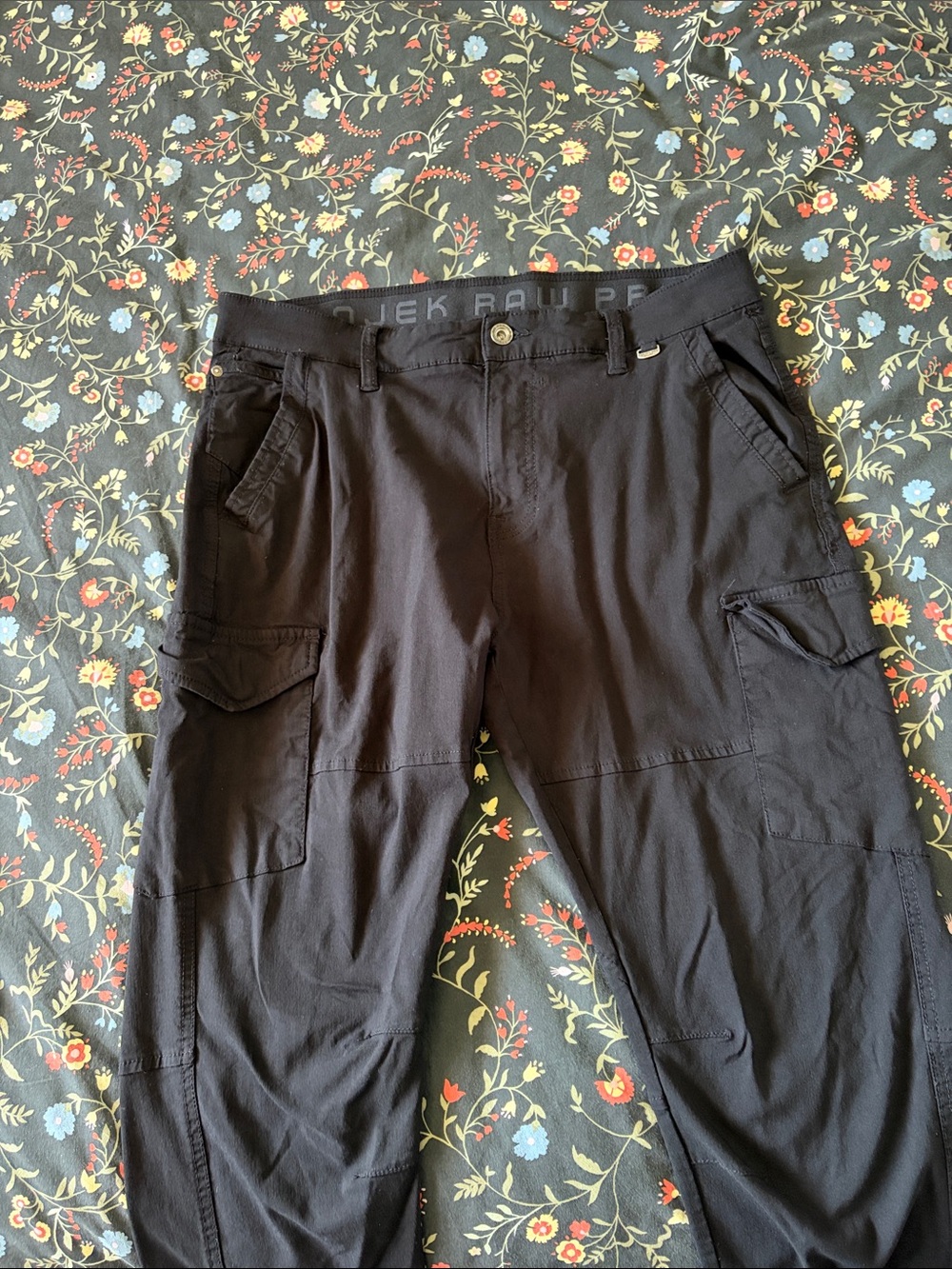 Men's Black Cargo Pants with Multiple Pockets